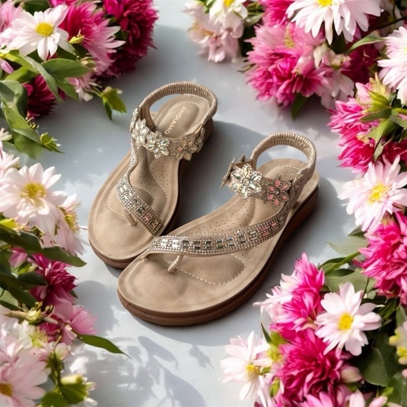 🆕Gold and Silver Sandals with Rhinestone Embellishments - Picture 5 of 12